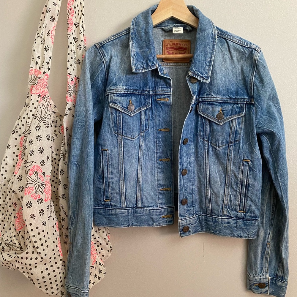 Levis cropped jean jacket